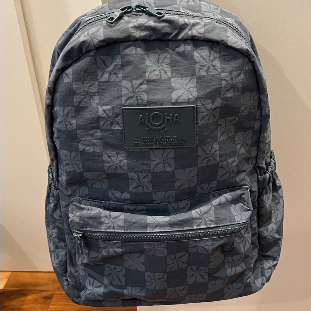Aloha Collection Keep It Light Backpack in Pua Check - Picture 8 of 15
